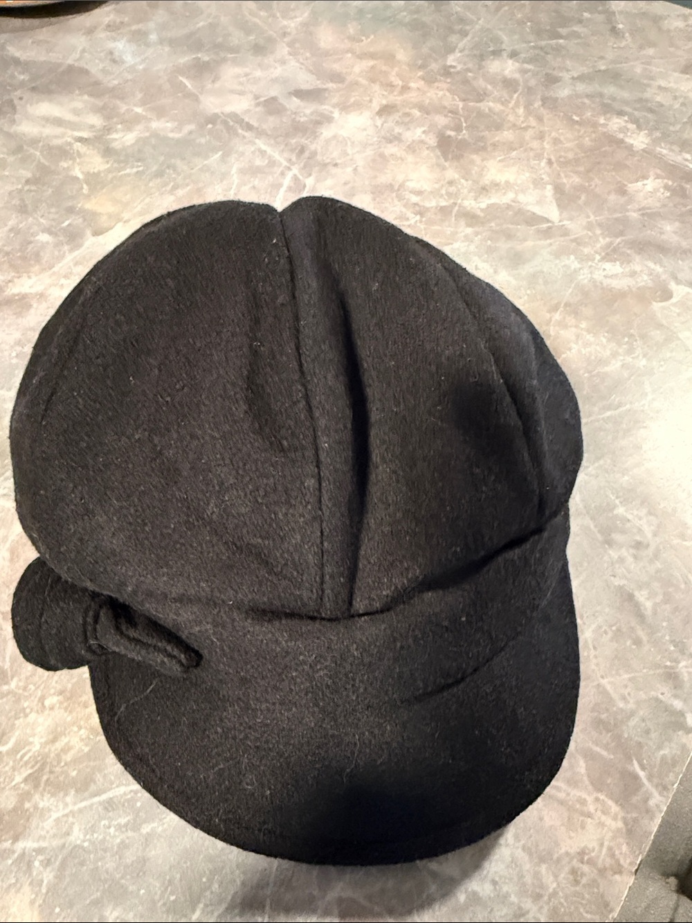 Classic Black Wool Cap with Decorative Bow - Womens Accessories